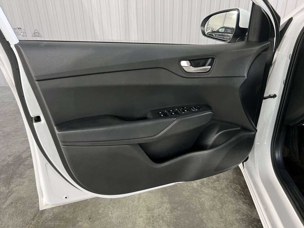 Hyundai Solaris с пробегом — 2021 год. Фото: #18