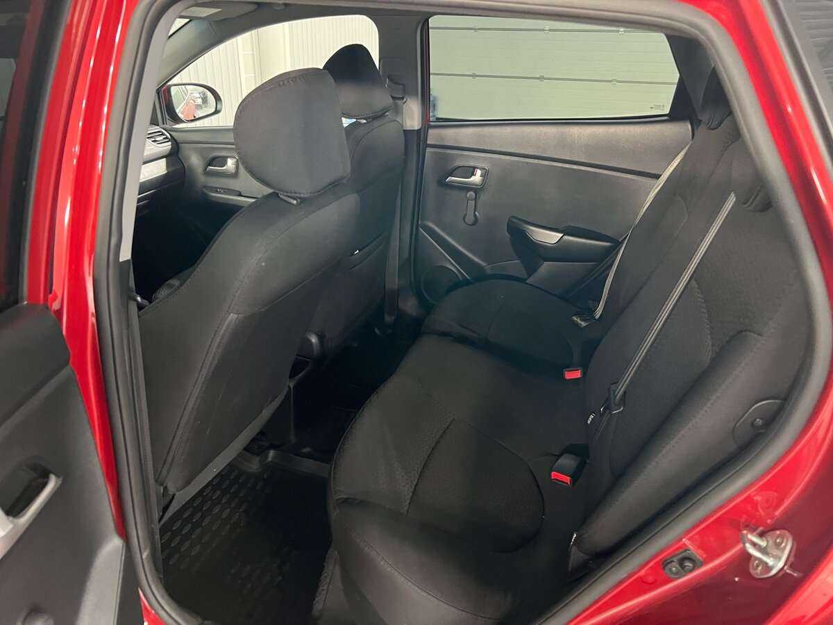 Kia Rio с пробегом — 2015 год. Фото: #16