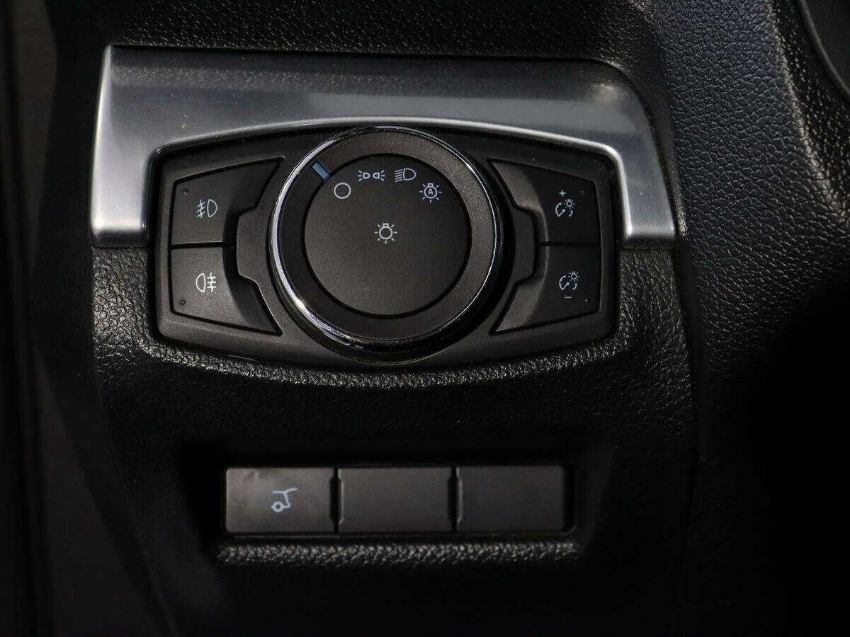 Ford Explorer с пробегом — 2016 год. Фото: #23