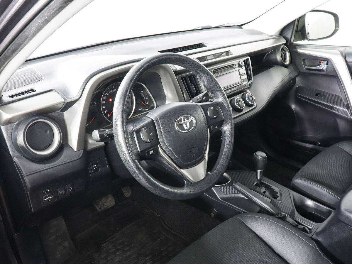 Toyota RAV4 с пробегом — 2014 год. Фото: #8