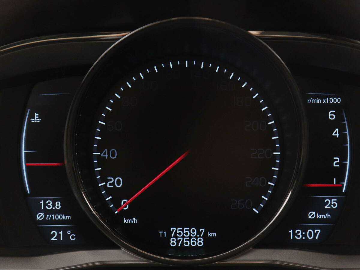 Volvo S60 с пробегом — 2014 год. Фото: #9