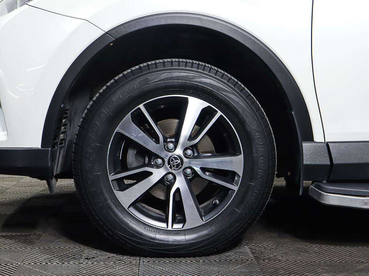 Toyota RAV4 с пробегом — 2018 год. Фото: #21