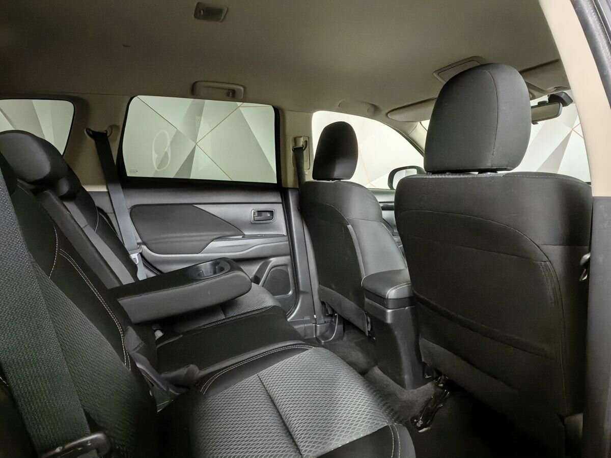 Mitsubishi Outlander с пробегом — 2020 год. Фото: #10