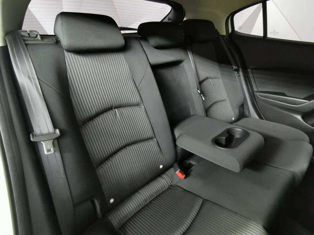 Mazda 3 с пробегом — 2014 год. Фото: #12