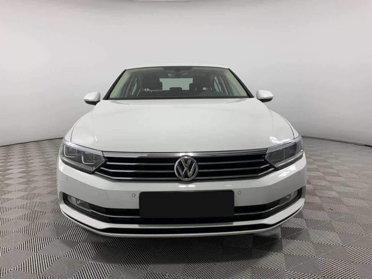Volkswagen Passat с пробегом — 2019 год. Фото: #1
