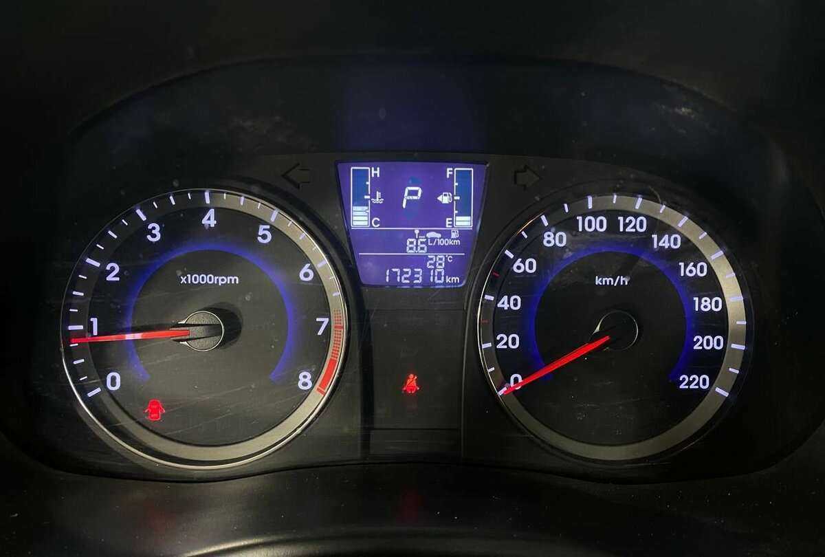 Hyundai Solaris с пробегом — 2014 год. Фото: #9