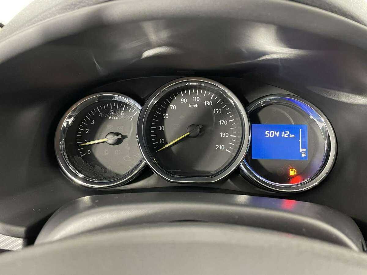 Renault Logan с пробегом — 2016 год. Фото: #10