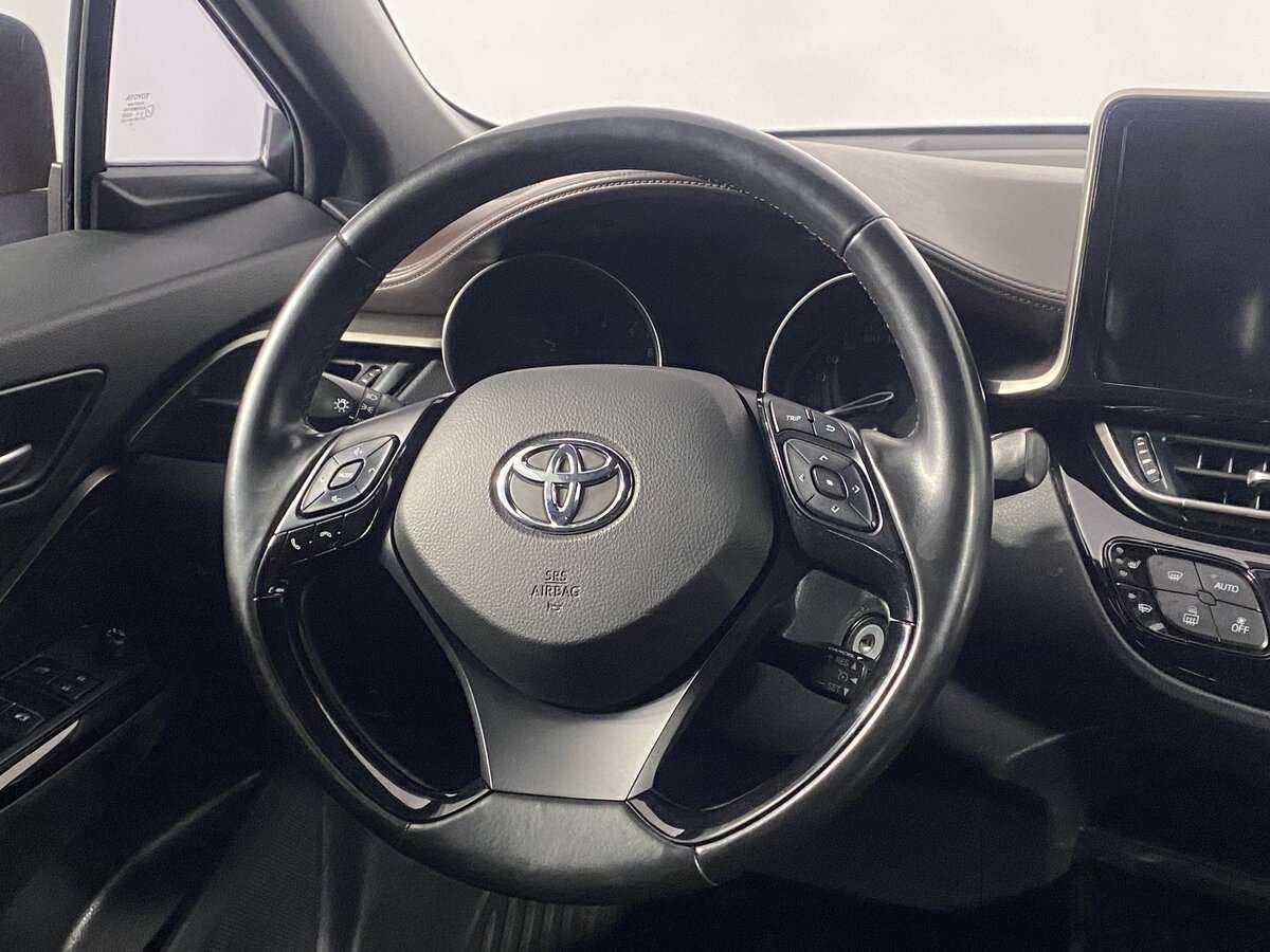 Toyota C-HR с пробегом — 2019 год. Фото: #9