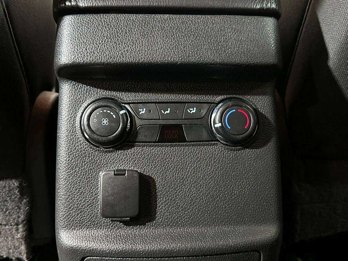 Ford Explorer с пробегом — 2013 год. Фото: #13