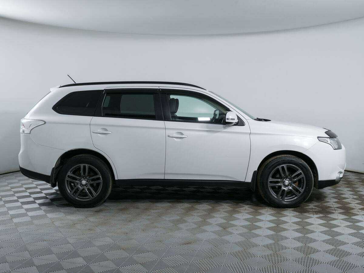 Mitsubishi Outlander с пробегом — 2012 год. Фото: #3