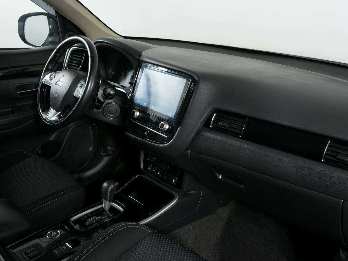 Mitsubishi Outlander с пробегом — 2021 год. Фото: #8