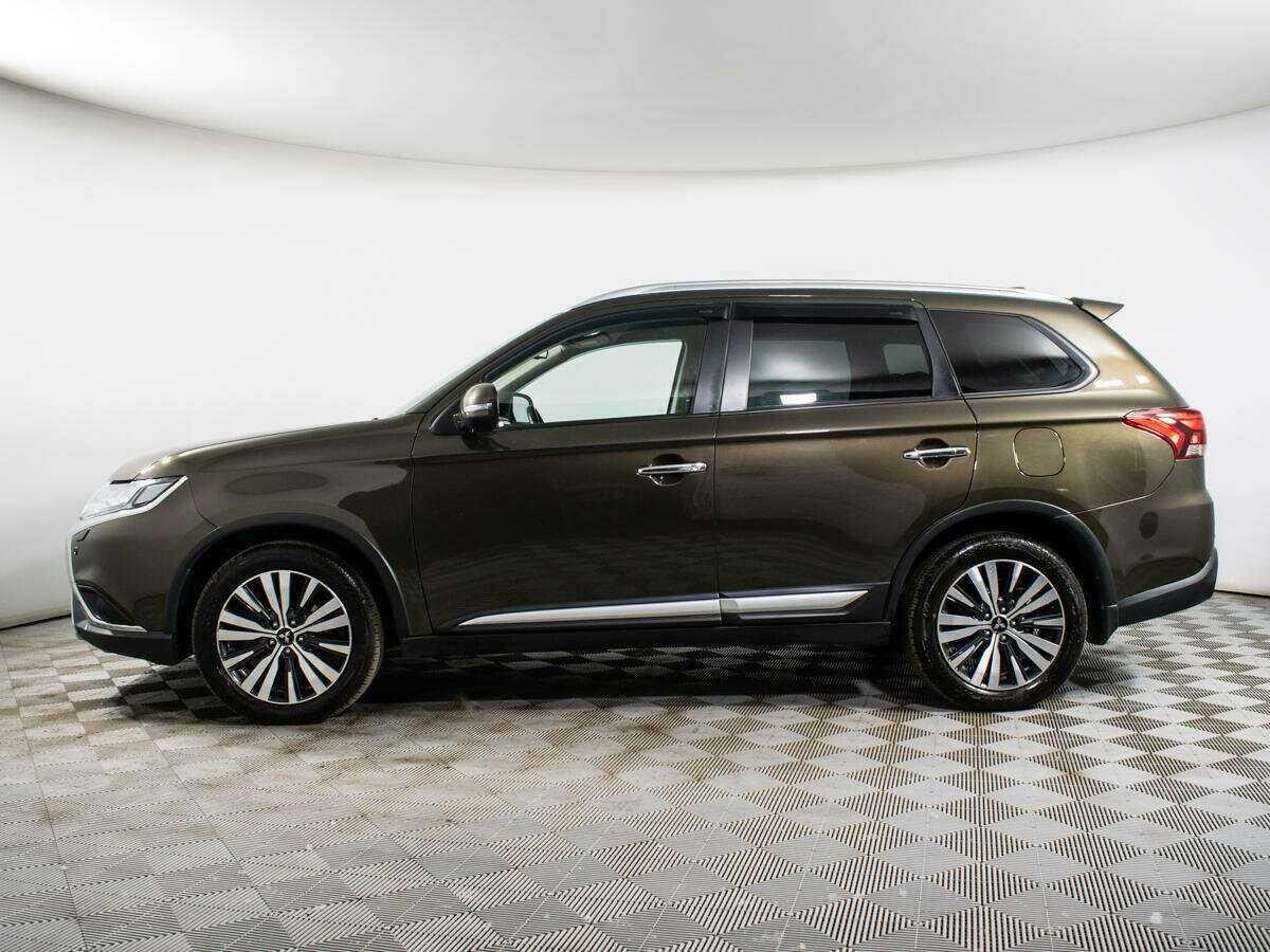 Mitsubishi Outlander с пробегом — 2018 год. Фото: #4