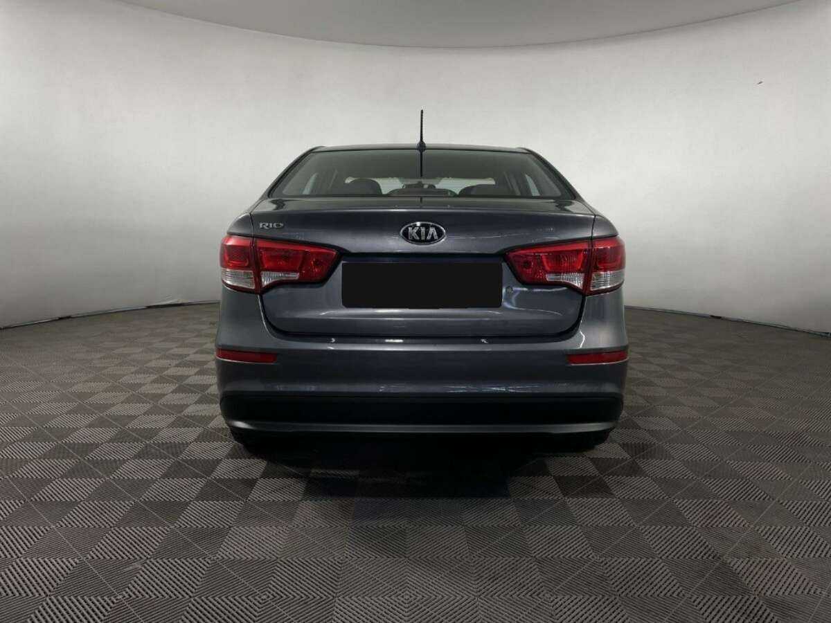 Kia Rio с пробегом — 2015 год. Фото: #2