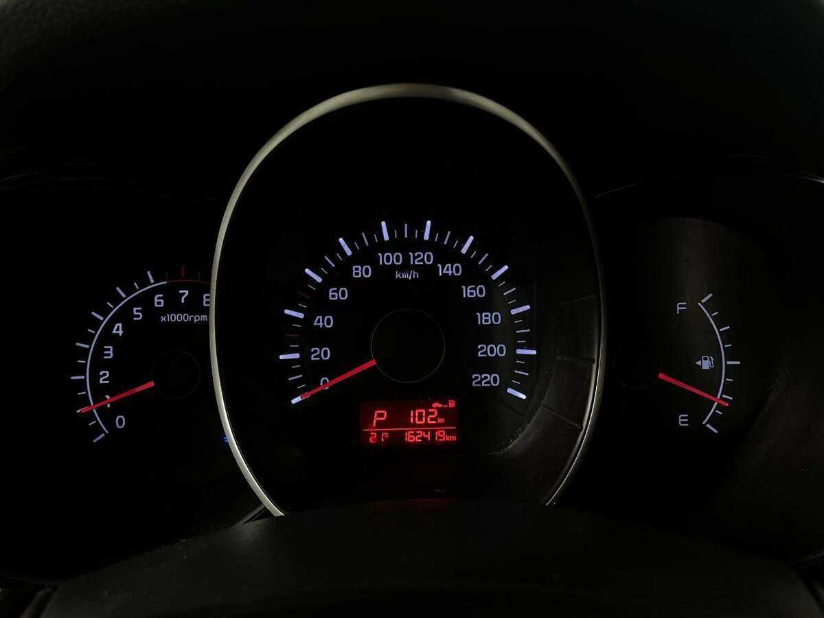 Kia Rio с пробегом — 2015 год. Фото: #10