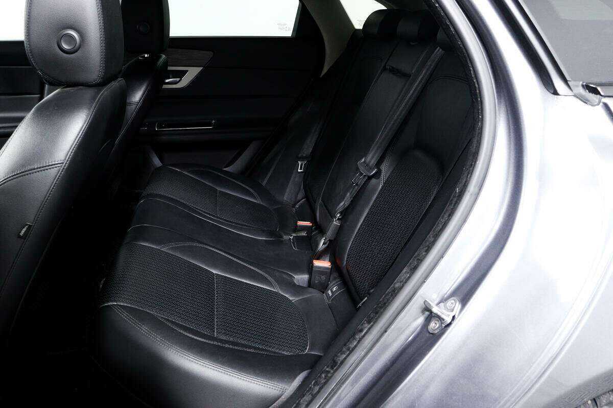 Jaguar XF с пробегом — 2016 год. Фото: #11