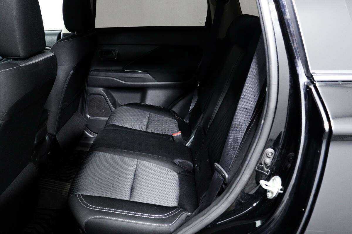 Mitsubishi Outlander с пробегом — 2018 год. Фото: #11