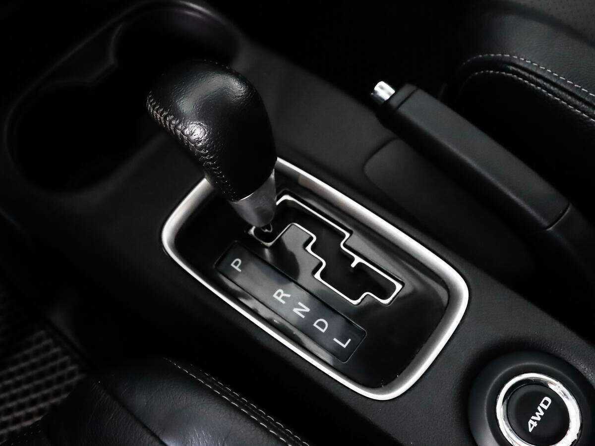 Mitsubishi Outlander с пробегом — 2013 год. Фото: #10