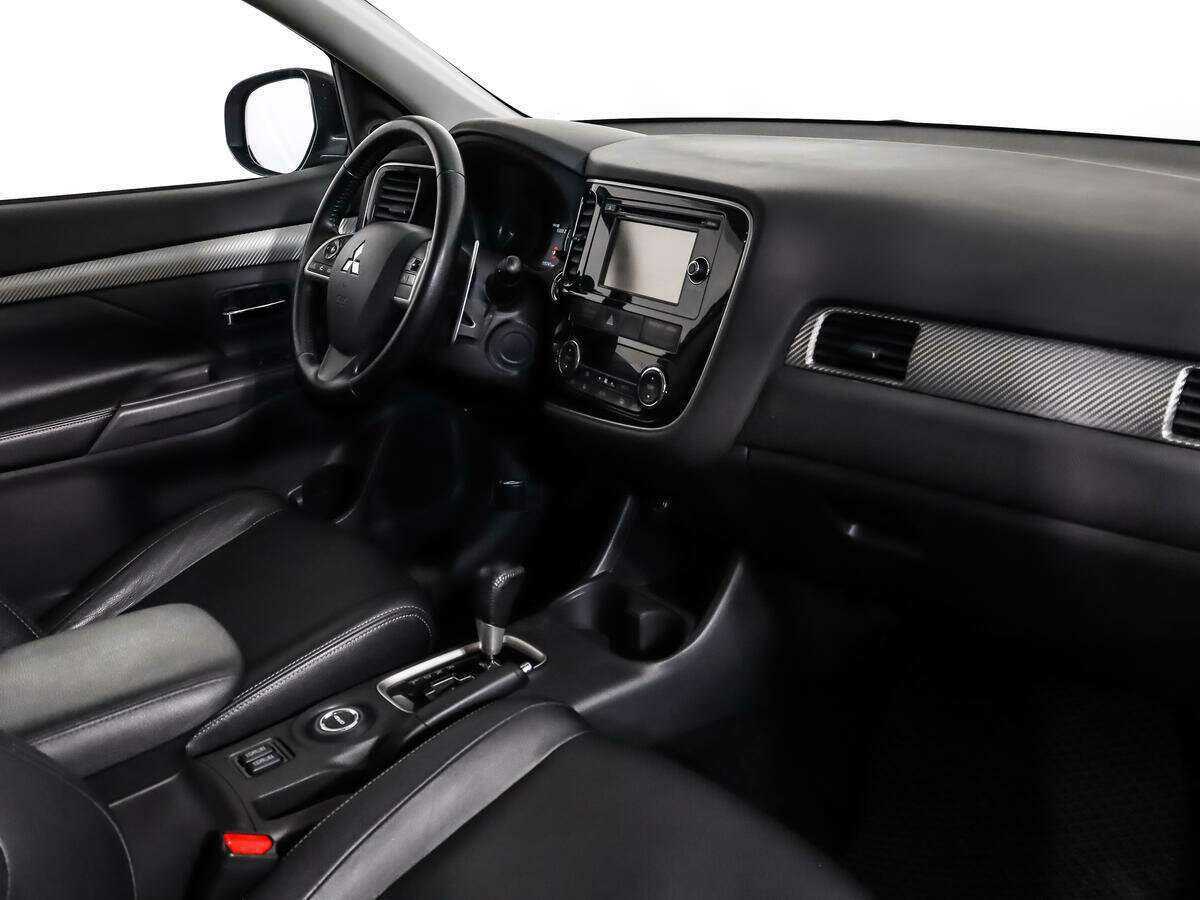 Mitsubishi Outlander с пробегом — 2013 год. Фото: #13