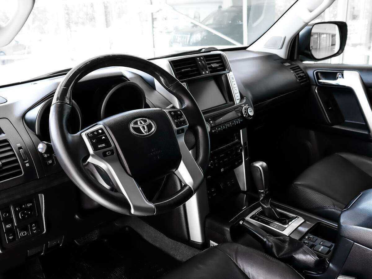 Toyota Land Cruiser Prado с пробегом — 2012 год. Фото: #8