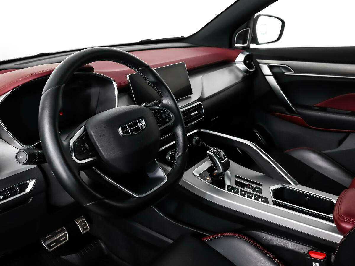 Geely Coolray с пробегом — 2022 год. Фото: #8