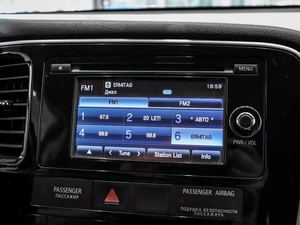 Mitsubishi Outlander с пробегом — 2016 год. Фото: #12