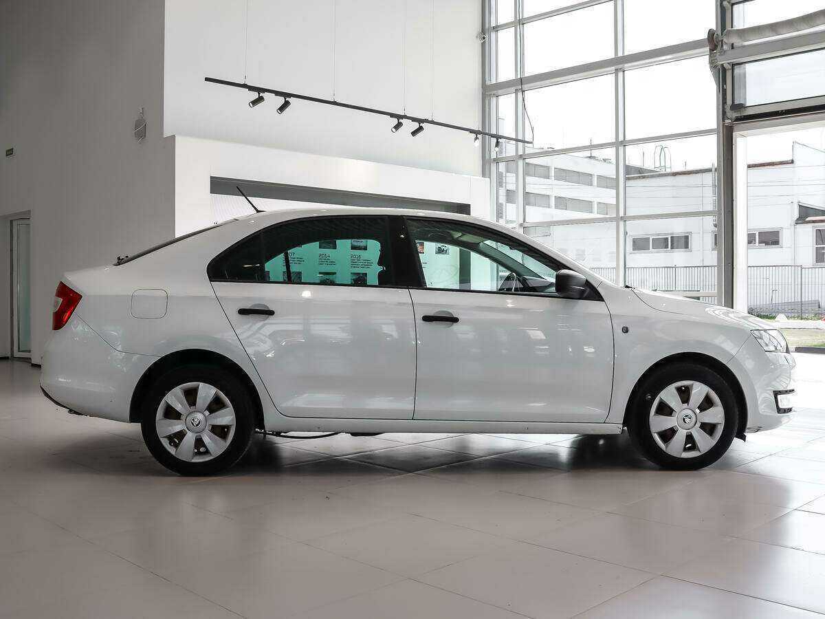 Skoda Rapid с пробегом — 2016 год. Фото: #6