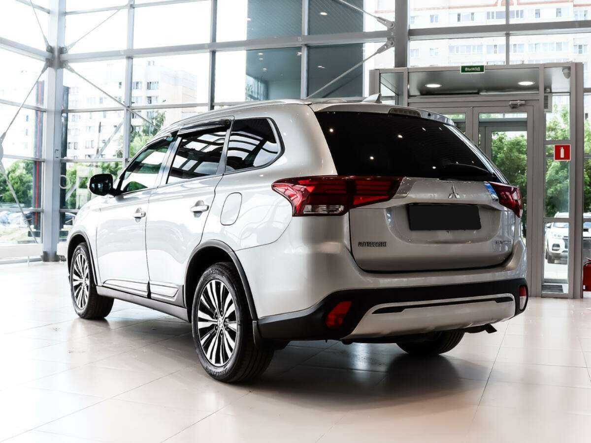 Mitsubishi Outlander с пробегом — 2019 год. Фото: #6