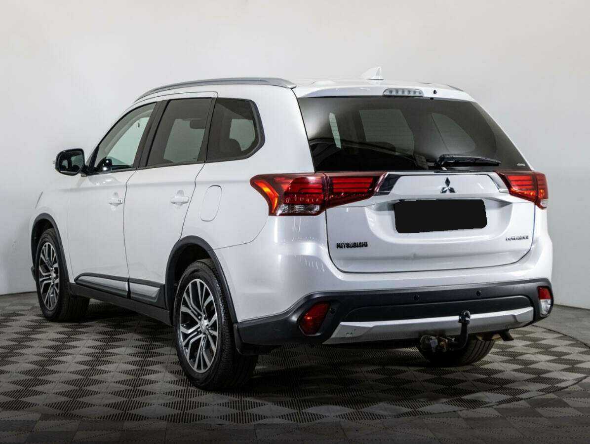 Mitsubishi Outlander с пробегом — 2018 год. Фото: #6