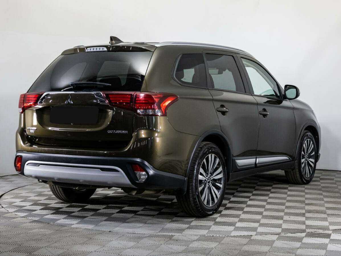 Mitsubishi Outlander с пробегом — 2019 год. Фото: #3
