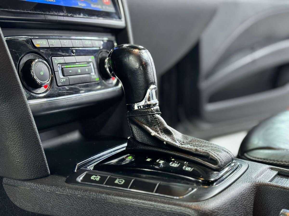 Skoda Superb с пробегом — 2013 год. Фото: #9