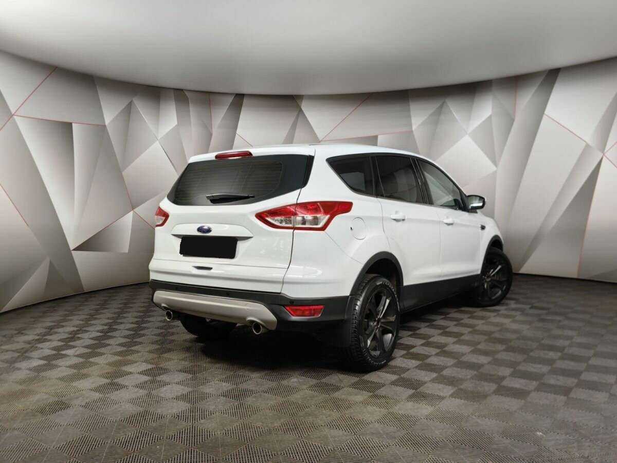 Ford Kuga с пробегом — 2015 год. Фото: #1