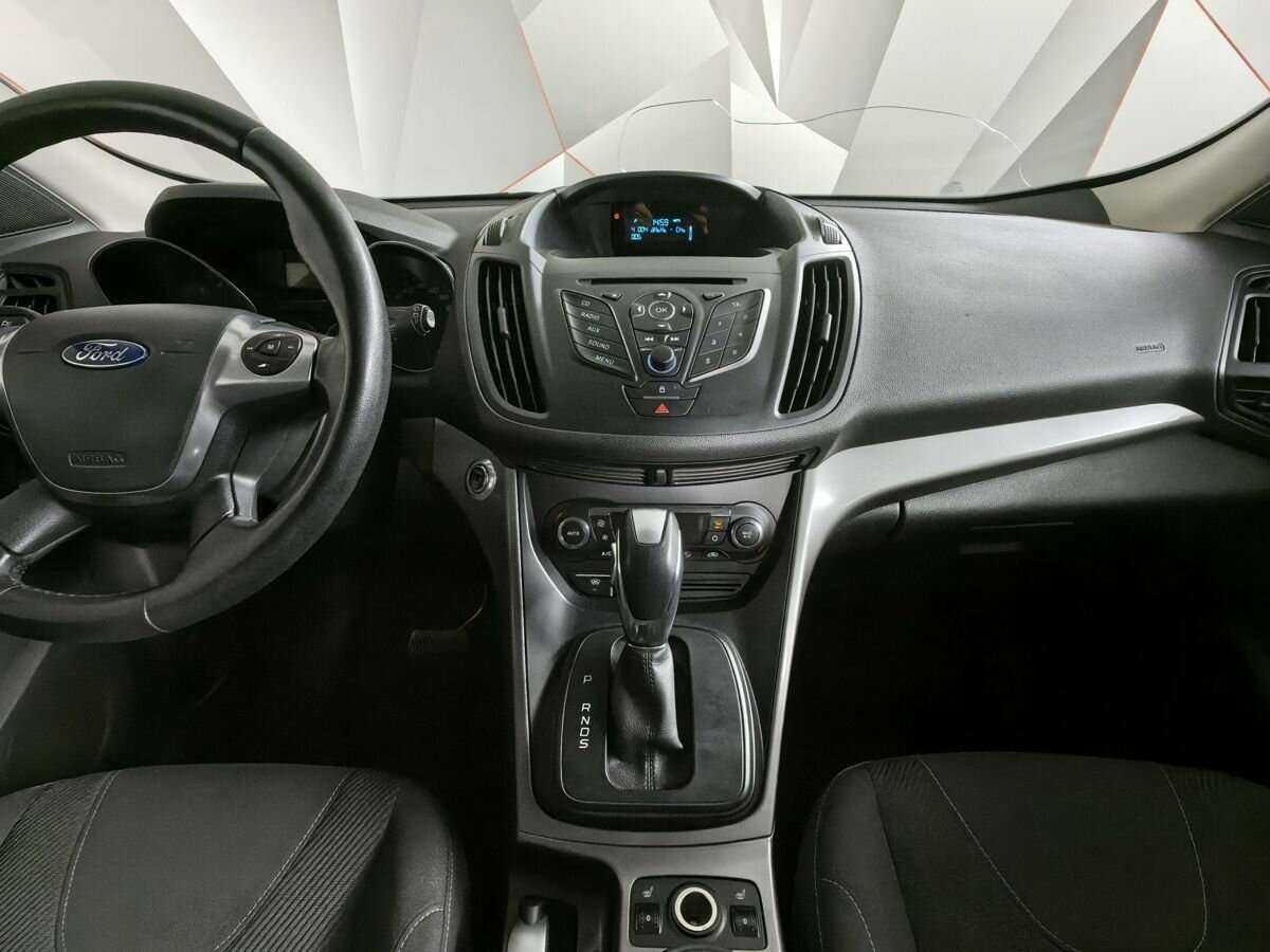 Ford Kuga с пробегом — 2015 год. Фото: #9