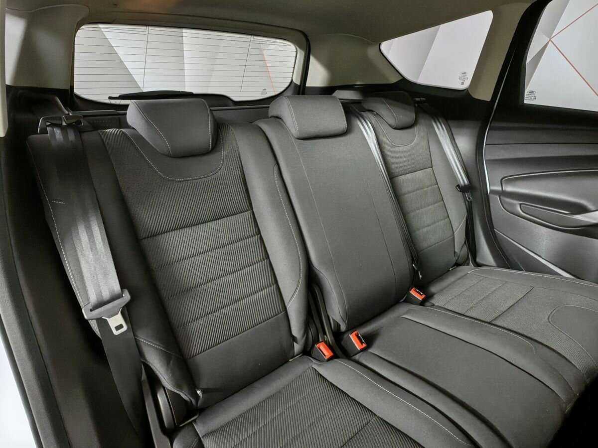 Ford Kuga с пробегом — 2015 год. Фото: #11