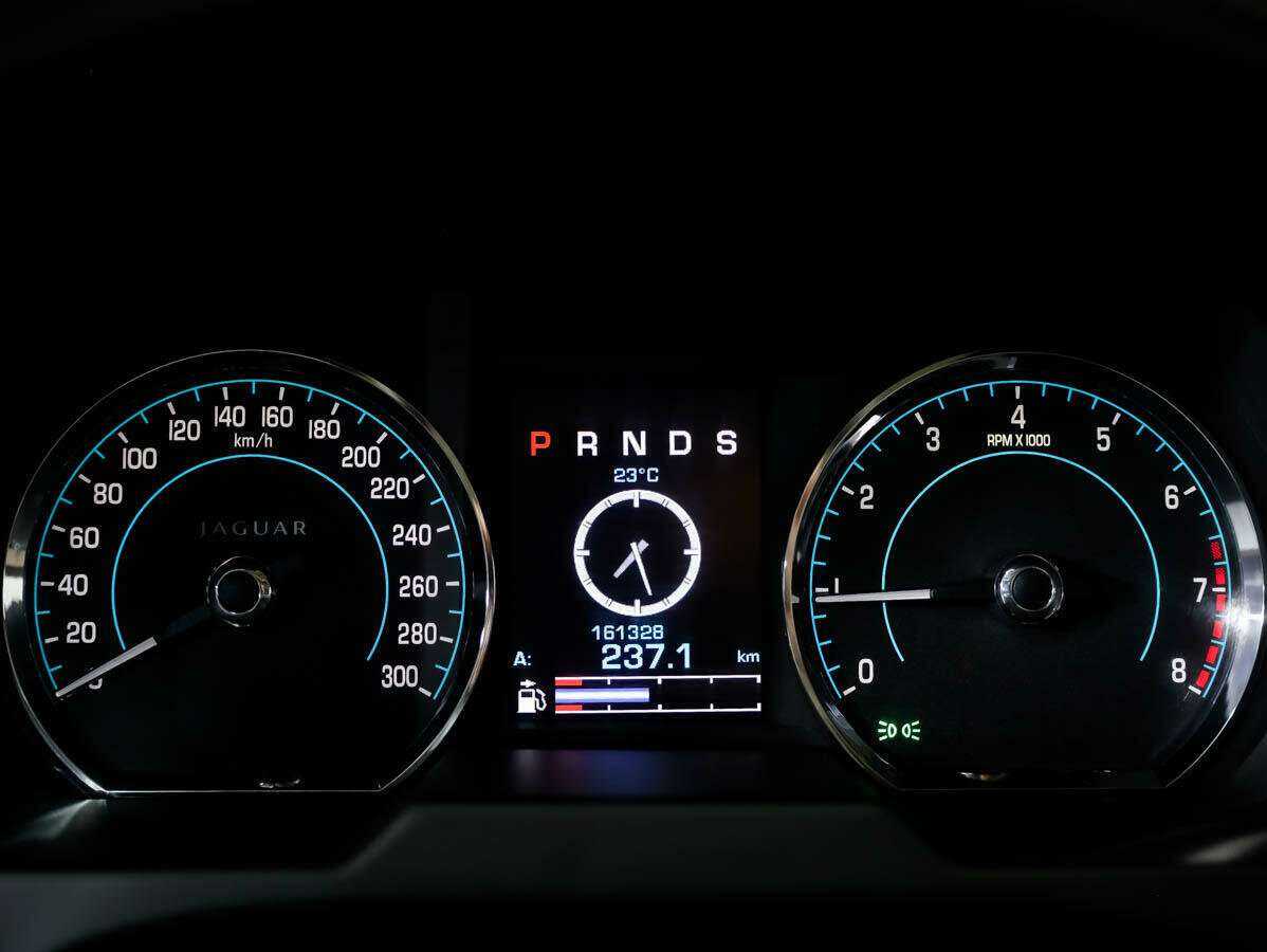 Jaguar XF с пробегом — 2013 год. Фото: #9