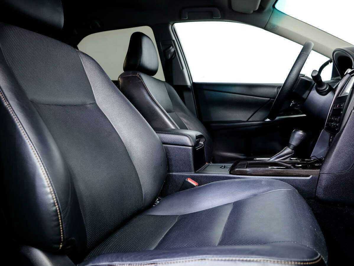Toyota Camry с пробегом — 2016 год. Фото: #10