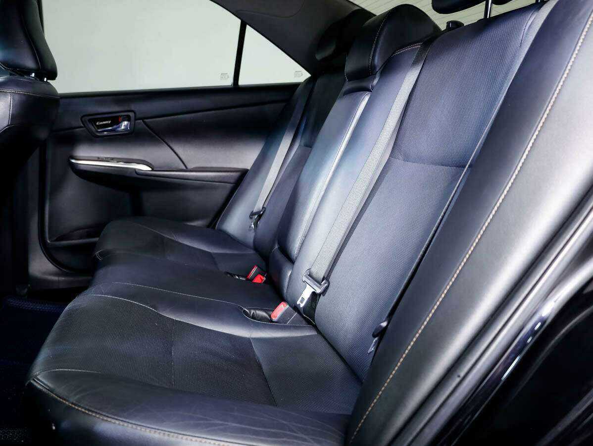 Toyota Camry с пробегом — 2016 год. Фото: #11