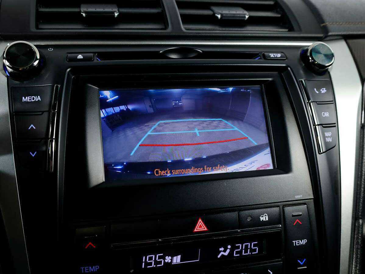 Toyota Camry с пробегом — 2016 год. Фото: #15