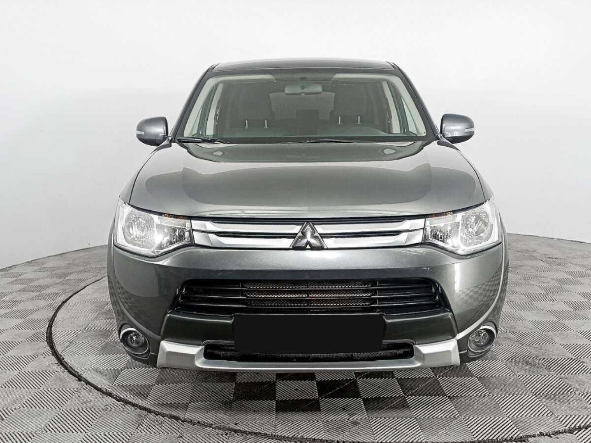 Mitsubishi Outlander с пробегом — 2014 год. Фото: #1
