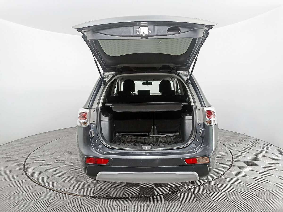 Mitsubishi Outlander с пробегом — 2014 год. Фото: #9