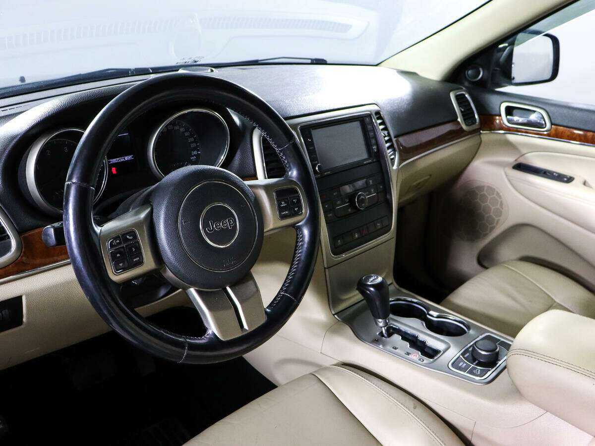 Jeep Grand Cherokee с пробегом — 2012 год. Фото: #11