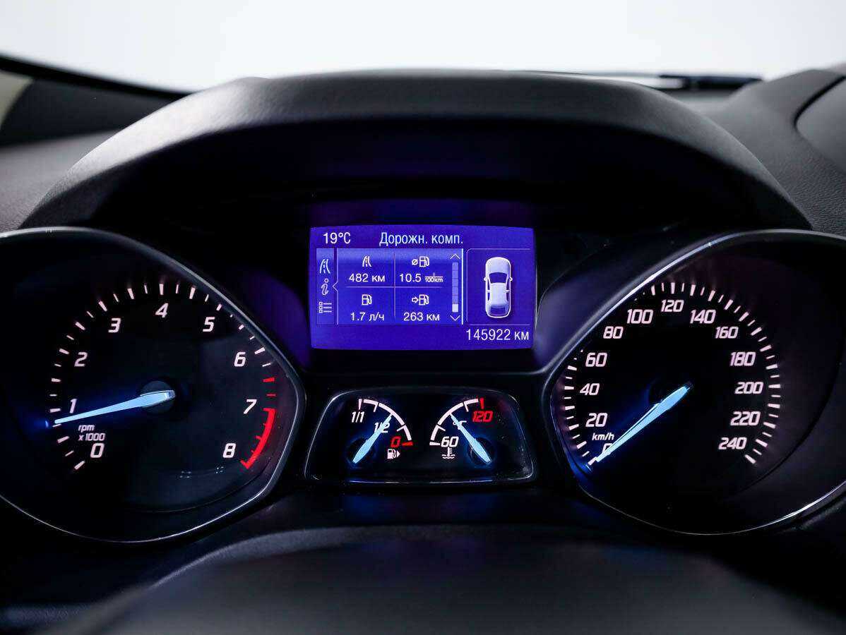 Ford Kuga с пробегом — 2013 год. Фото: #9