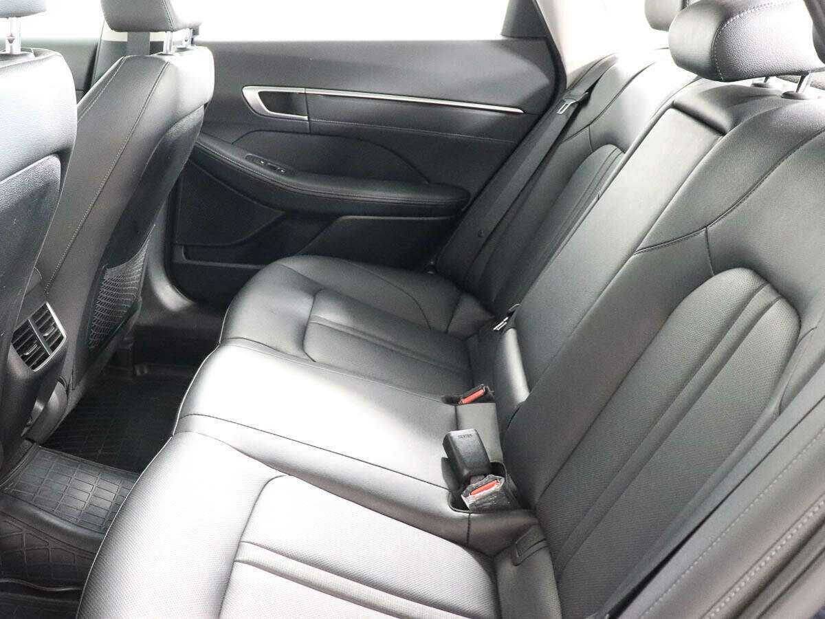 Hyundai Sonata с пробегом — 2020 год. Фото: #9