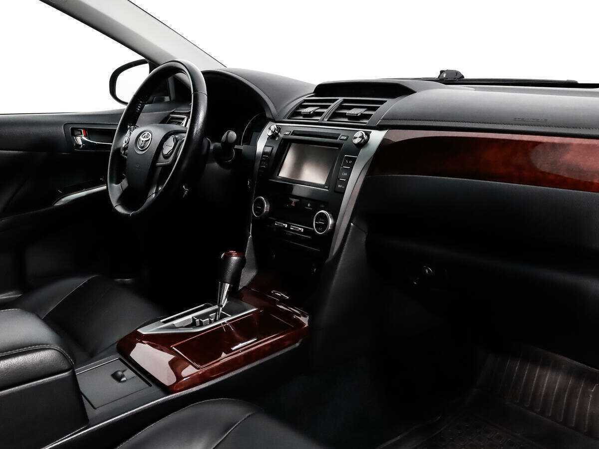 Toyota Camry с пробегом — 2014 год. Фото: #12