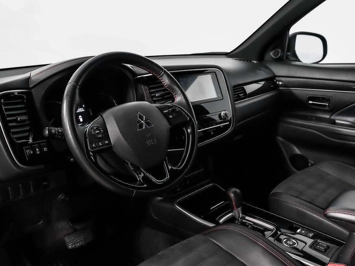 Mitsubishi Outlander с пробегом — 2021 год. Фото: #8