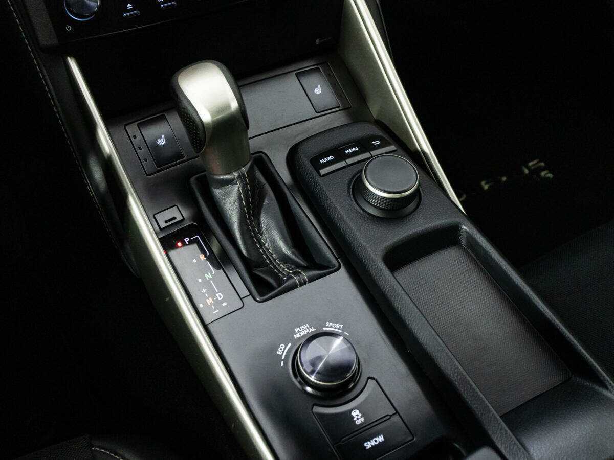 Lexus IS с пробегом — 2014 год. Фото: #15