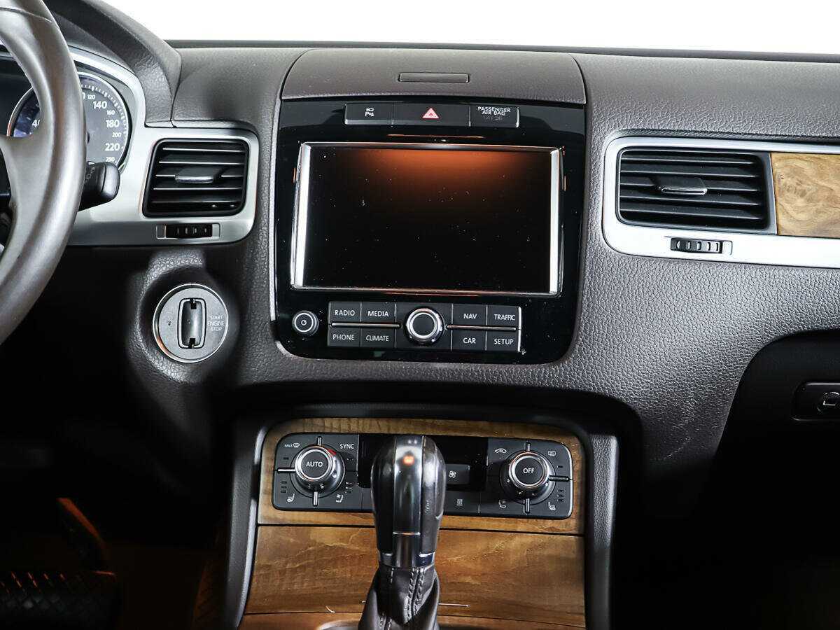 Volkswagen Touareg с пробегом — 2013 год. Фото: #11