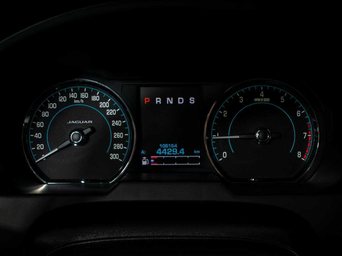 Jaguar XF с пробегом — 2013 год. Фото: #10