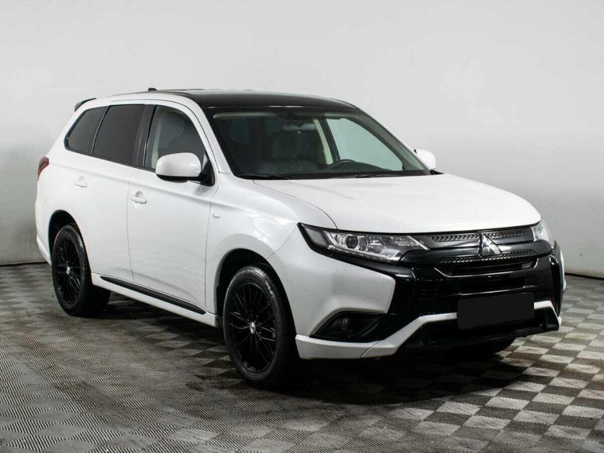 Mitsubishi Outlander с пробегом — 2022 год. Фото: #2