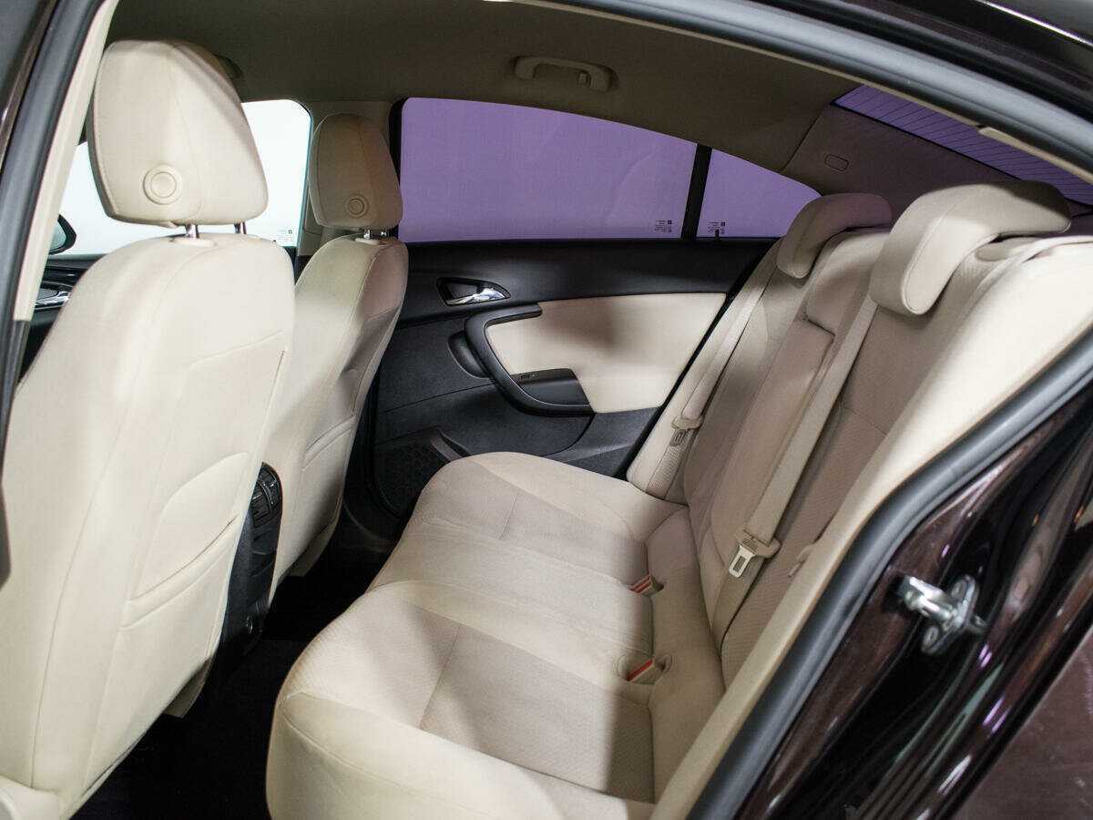 Opel Insignia с пробегом — 2014 год. Фото: #9