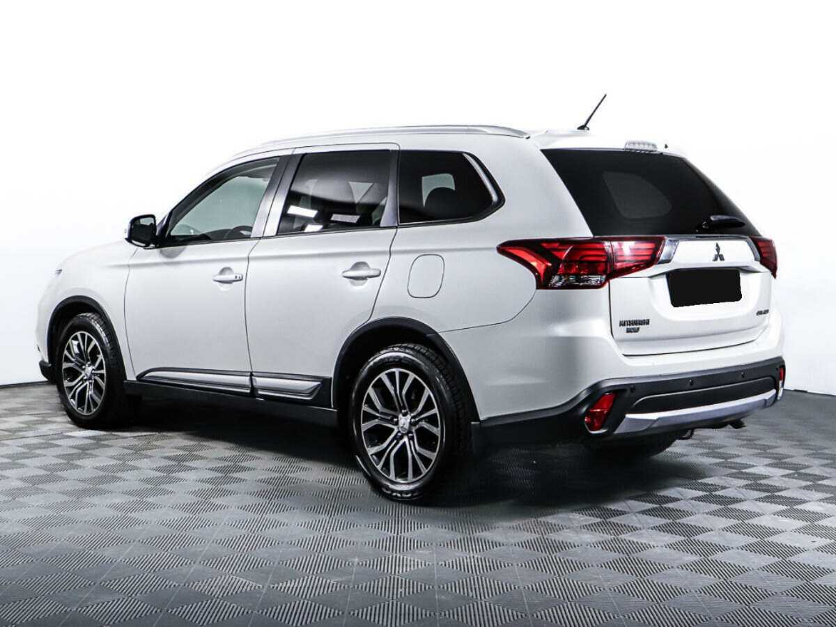 Mitsubishi Outlander с пробегом — 2016 год. Фото: #6